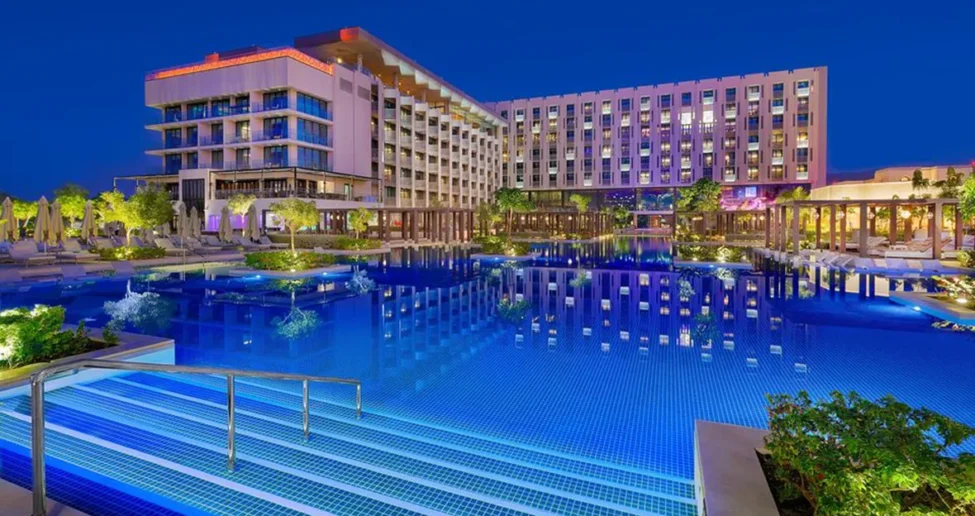 W Muscat Pool
