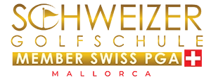 Rechteckiges goldenes Abzeichen mit dem Text MEMBER SWISS PGA in weißen Großbuchstaben neben einem roten Quadrat mit weißem Kreuz, das an die Schweizer Flagge erinnert - ein Zeichen für Prestige in der Welt des Golfsports und des Reisens.